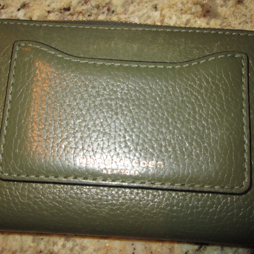 Marc Jacobs Zip Around Wallet/Wristlet